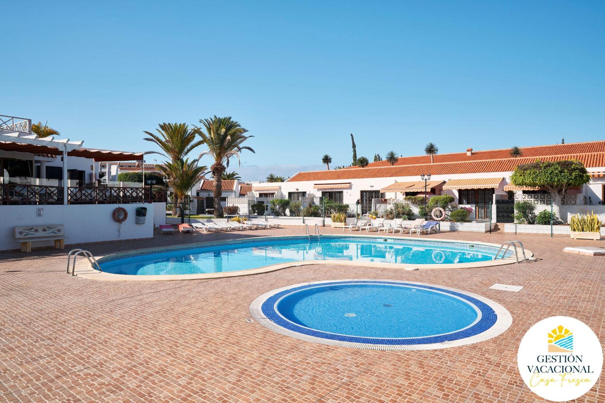 Marina Primavera Heated Pool Free Wifi 아데제 외부 사진